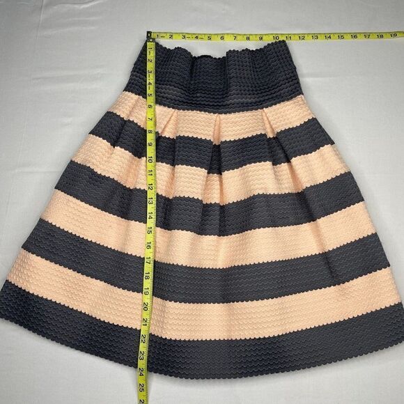 Anthropologie Girls From Savoy Scalloped Striped Ponte Skirt Pink/Grey - Picture 10 of 11